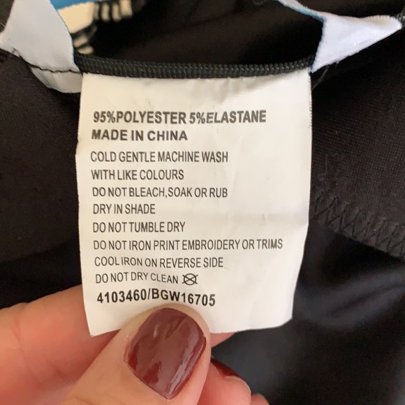 Girls skirt and sweater set (2 pieces) size 10 - Picture 5 of 9